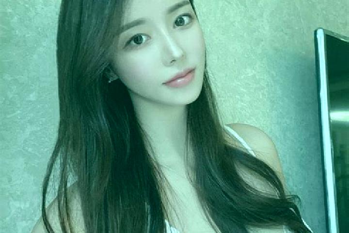 Iris, 25 — Escort in Suz-on, Philippines