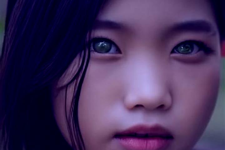 Iris, 26, a black green-eyed asian companion based in Barrington. Offering Prostate Massage, BDSM. Available for incall and outcall, day and evening dates.