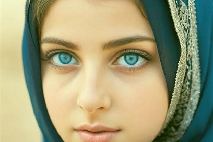 Iris, 26, a blonde grey-eyed middle eastern companion based in Sumurgung. Offering Girlfriend Experience, Erotic Massage, Couples. Available for incall and o...