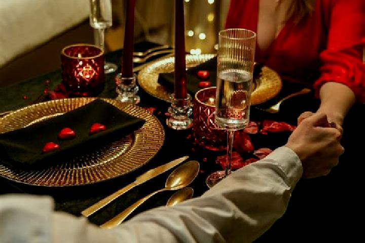 Iris, 26, a red grey-eyed asian companion based in Vilonia. Offering Striptease, Dinner Date, A-Level, Couples. Available for incall and outcall, day and eve...