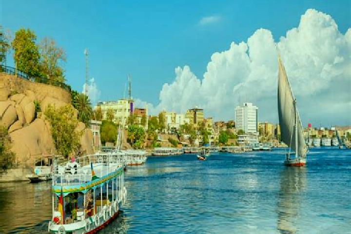 Iris, 26 — Escort in Al Husayniyah, Egypt