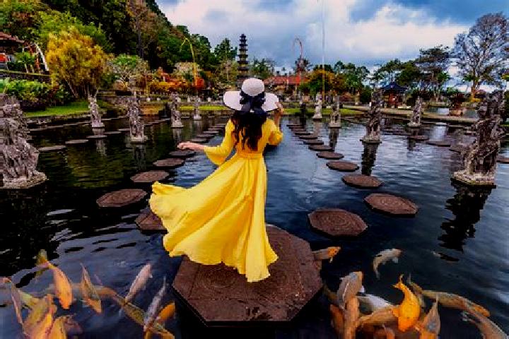 Iris, 26 — Escort in Amlapura city, Indonesia