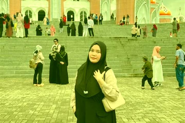 Iris, 26 — Escort in Deudeul, Indonesia