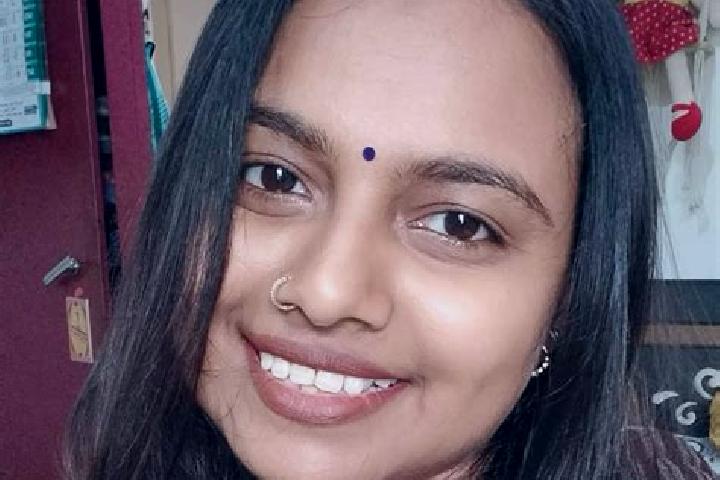 Iris, 26 — Escort in Kadi, India