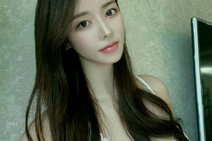 Iris, 26 — Escort in Qidou, China