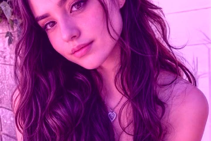 Iris, 27, a auburn hazel-eyed latina companion based in Changxingdian. Offering Roleplay, Couples, OWO. Available for incall and outcall, day and evening dates.