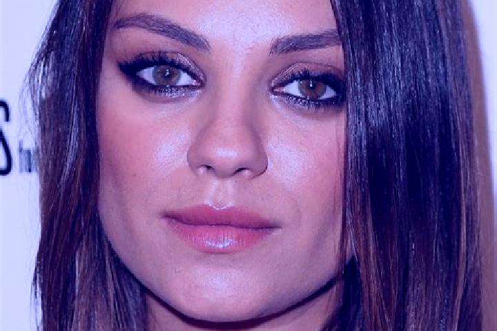 Iris, 27, a auburn hazel-eyed mediterranean companion based in Litiara. Offering OWO, Fetish, Roleplay, Deep French Kissing, Duos. Available for incall and o...