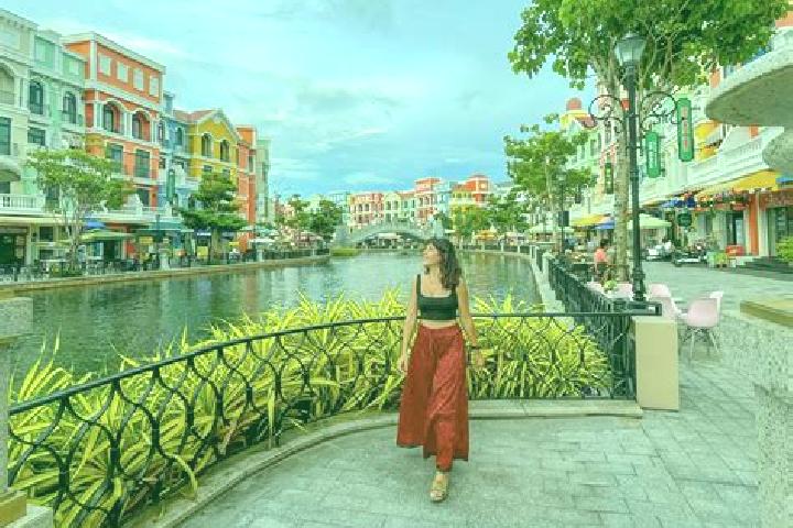 Iris, 27, a brunette dark-eyed slavic companion based in Quang Phu. Offering Couples, Massage, A-Level, GFE. Available for incall and outcall, overnight book...