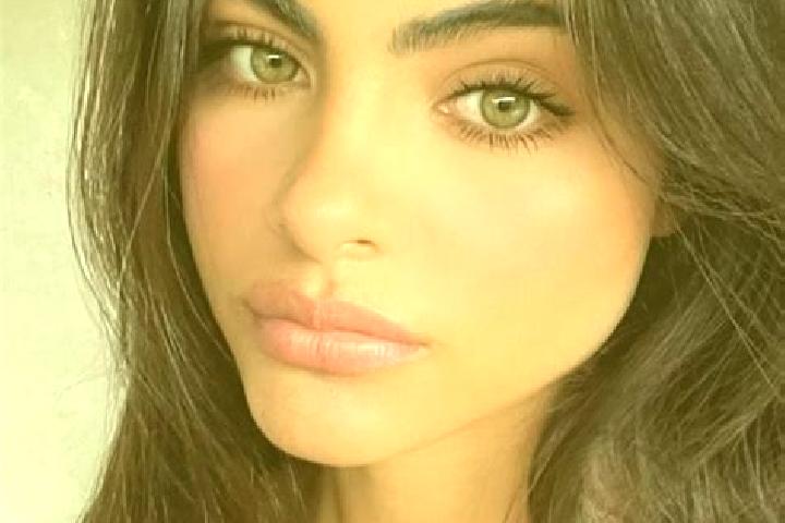 Iris, 27, a red green-eyed european companion based in Villerupt. Offering Dinner Date, GFE. Available for incall and outcall, overnight bookings available.