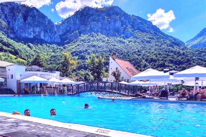 Iris, 27 — Escort in Baia de Arama, Romania