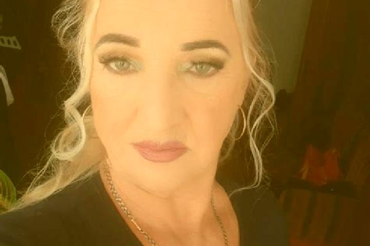 Iris, 27 — Escort in Criscior, Romania