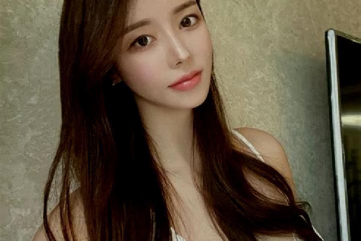 Iris, 27 — Escort in Dongzhao, China