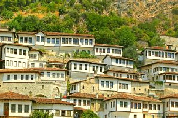 Iris, 27 — Escort in Kote, Albania