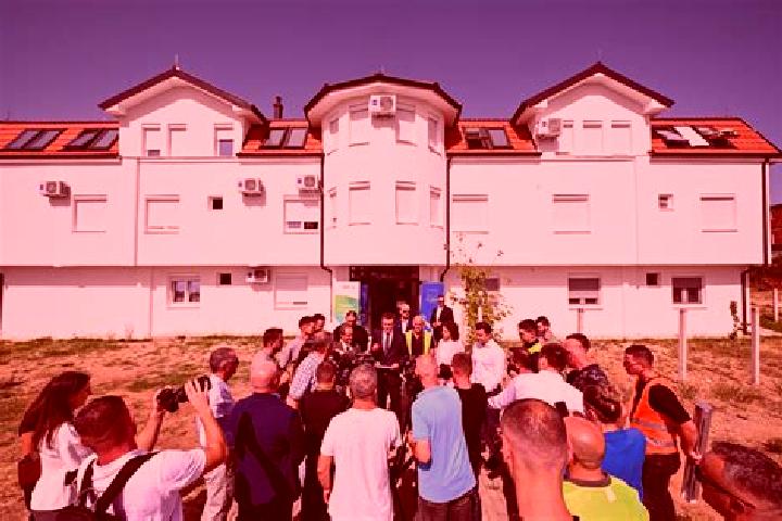 Iris, 27 — Escort in Shipol, Kosovo