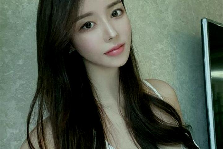 Iris, 27 — Escort in Xiaying, China