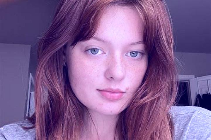 Iris, 28, a auburn amber-eyed european companion based in Luxe. Offering OWO, 69, Party Girl. Available for incall and outcall, day and evening dates.