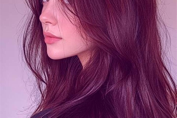 Iris, 28, a auburn brown-eyed european companion based in Haverhill. Offering 69, Duos, Deep French Kissing, GFE. Available for incall and outcall, day and e...