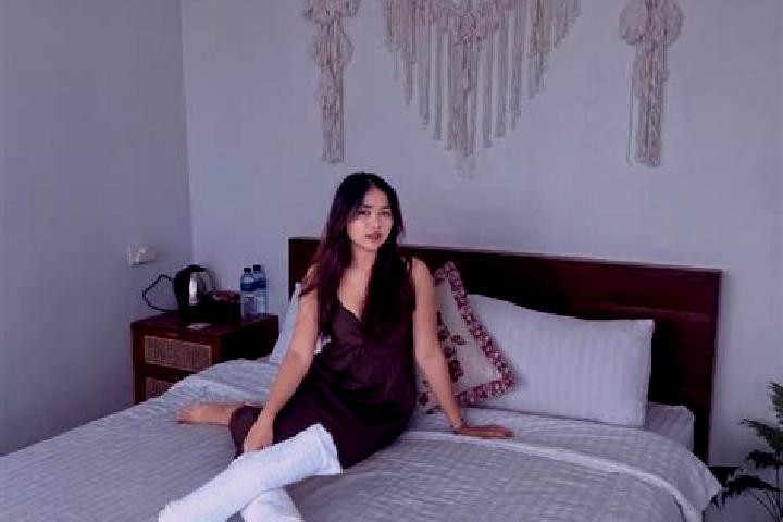 Iris, 28 — Escort in Baturaja, Indonesia
