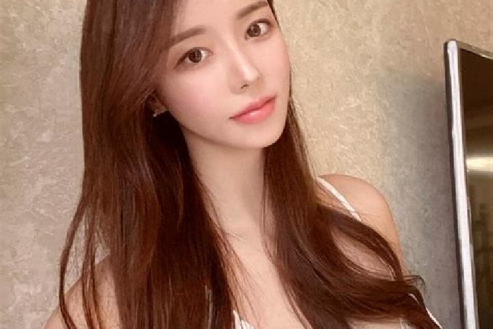 Iris, 28 — Escort in Dehui, China