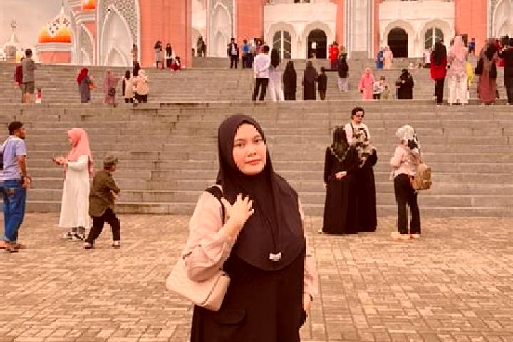 Iris, 28 — Escort in Deudeul, Indonesia