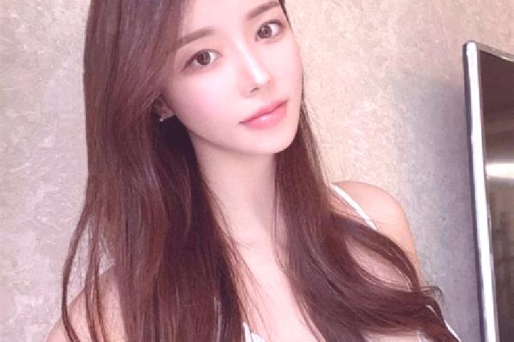 Iris, 28 — Escort in Dong ao, China