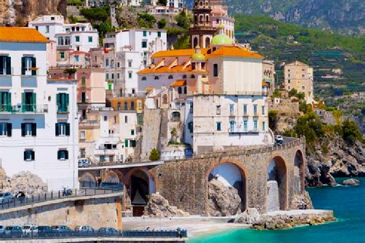Iris, 28 — Escort in Fornelli, Italy