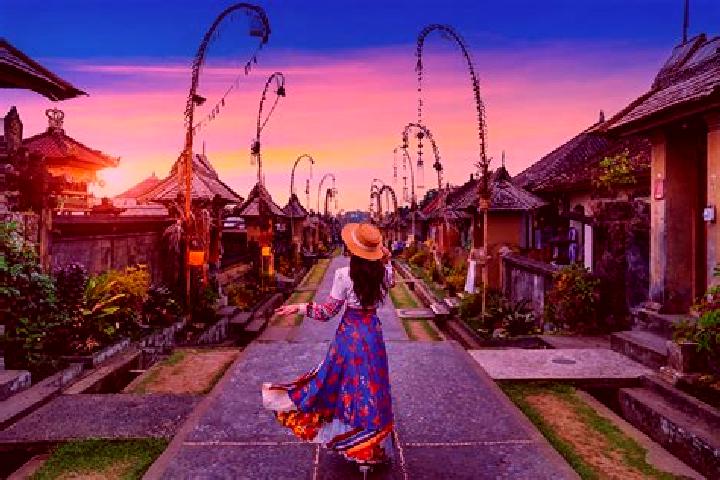 Iris, 28 — Escort in Muara Bulian, Indonesia