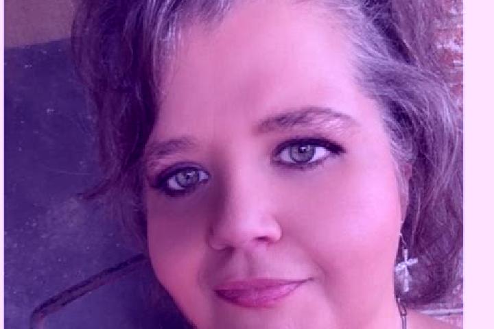 Iris, 28 — Escort in Saint-Reverend, France