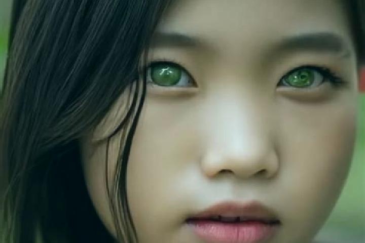 Iris, 29, a black green-eyed asian companion based in Tosmur. Offering Fetish, Deep French Kissing, Striptease. Available for incall and outcall, overnight b...