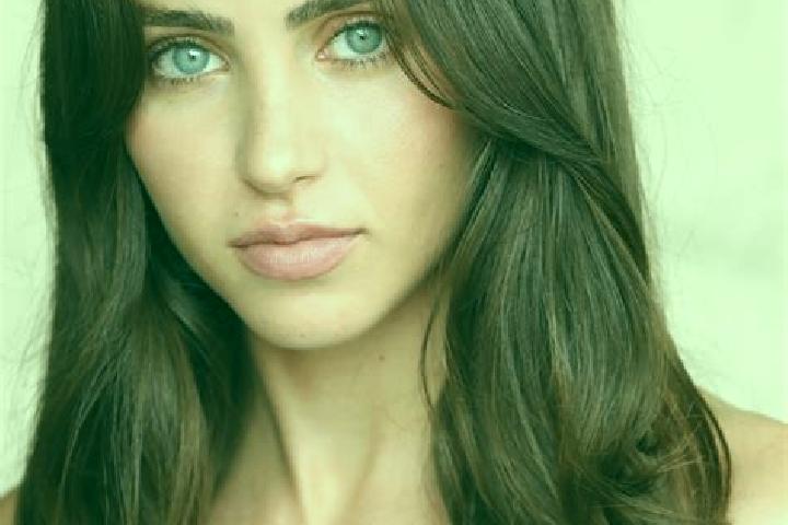 Iris, 29, a brunette blue-eyed latina companion based in Batu Anam. Offering Prostate Massage, OWO, Deep French Kissing, Couples. Available for incall and ou...