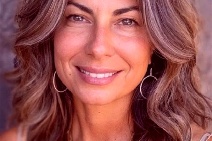 Iris, 29, a brunette grey-eyed middle eastern companion based in Frost. Offering Deep French Kissing, Tantra, Couples. Available for incall and outcall, day ...