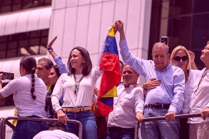 Iris, 29 — Escort in La Guardia, Venezuela