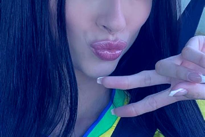 Iris, 29 — Escort in Luminarias, Brazil