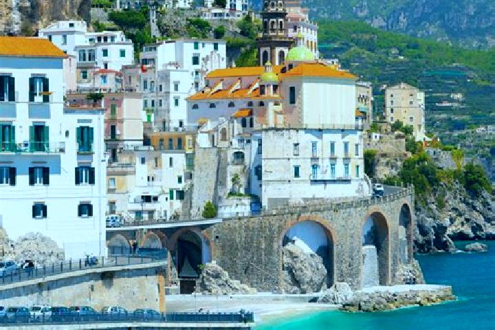 Iris, 29 — Escort in Ranzanico, Italy