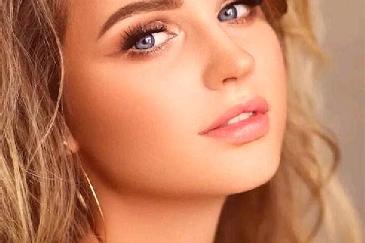 Iris, 30, a dark blonde blue-eyed ebony companion based in Hawi. Offering Overnight, Party Girl, Girlfriend Experience, Roleplay. Available for incall and ou...