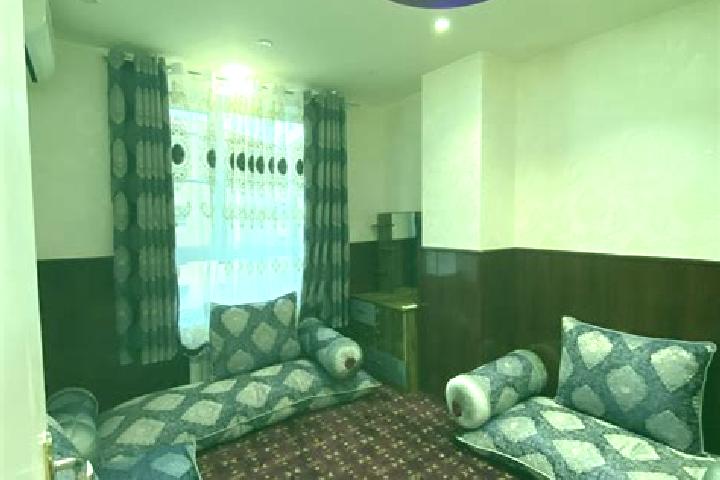 Iris, 30 — Escort in Shahrak-e Namju, Iran