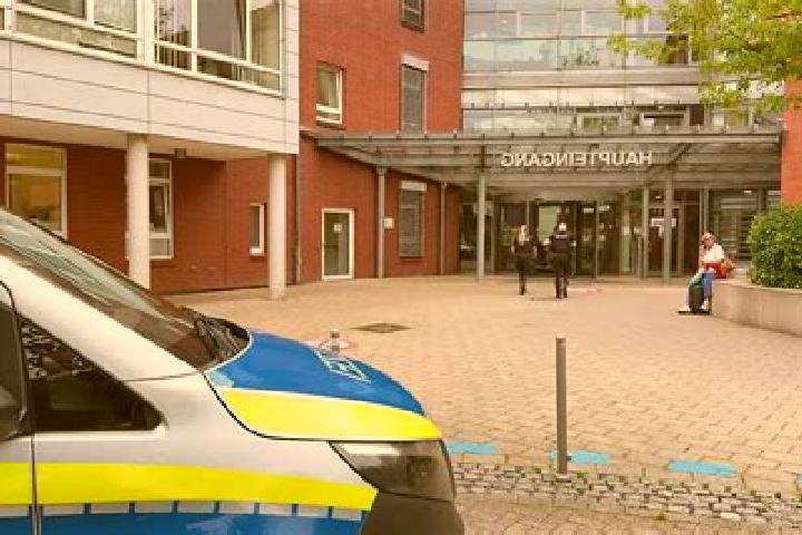 Iris, 30 — Escort in UEberruhr-Holthausen, Germany