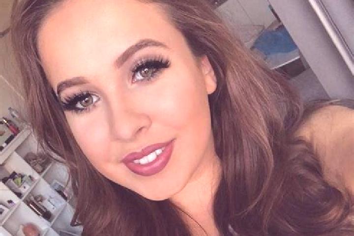 Iris, 31, a auburn brown-eyed european companion based in Planegg. Offering Striptease, Massage, Fetish, Erotic Massage. Available for incall and outcall, da...