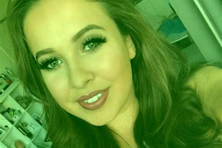 Iris, 31, a auburn brown-eyed latina companion based in Schieder-Schwalenberg. Offering Overnight, A-Level, BDSM. Available for incall and outcall, overnight...