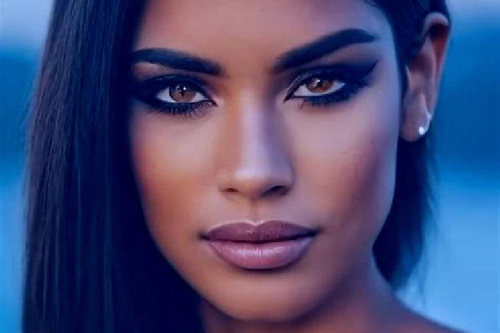 Iris, 31, a black brown-eyed latina companion based in Okny. Offering A-Level, Tantra, Massage. Available for incall and outcall, day and evening dates.