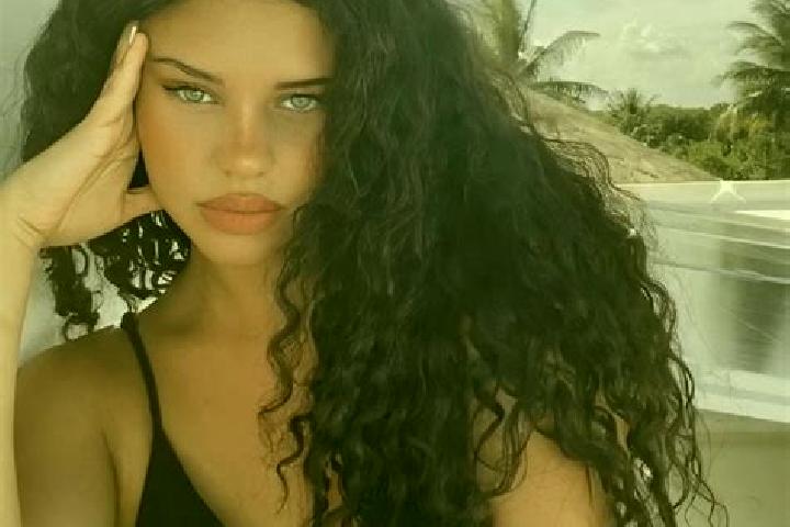 Iris, 31, a black grey-eyed latina companion based in Pucklechurch. Offering Deep French Kissing, BDSM, Prostate Massage. Available for incall and outcall, d...