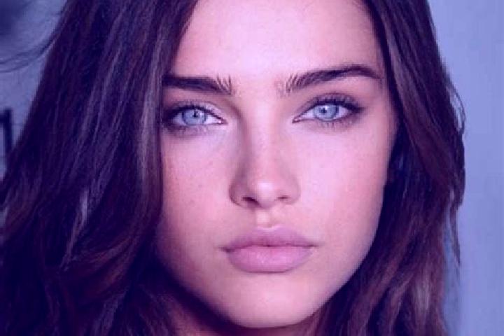 Iris, 31, a brunette green-eyed caribbean companion based in Las Quemazones. Offering Erotic Massage, Prostate Massage, BDSM. Available for incall and outcal...