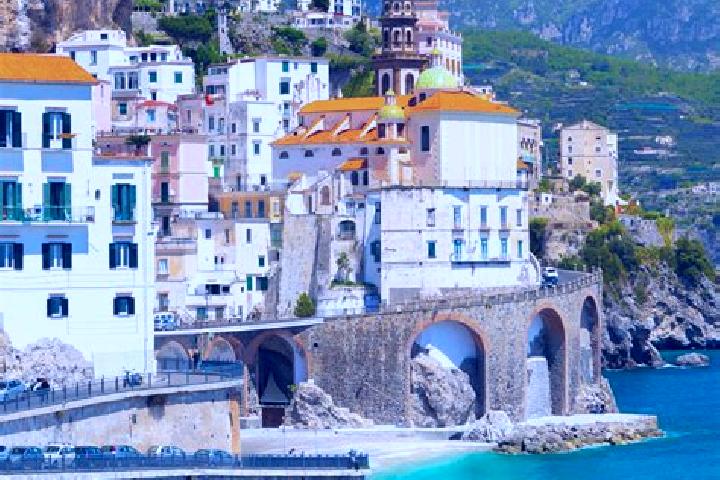 Iris, 31 — Escort in Falze, Italy