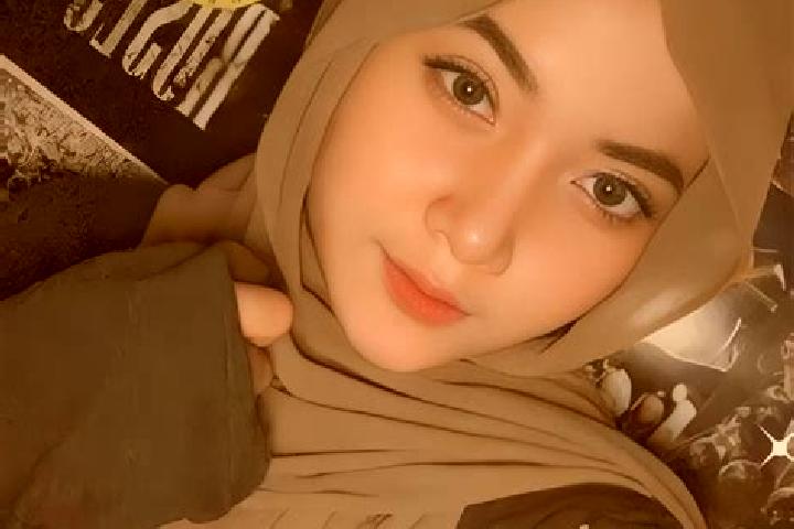 Iris, 31 — Escort in Lingga, Malaysia