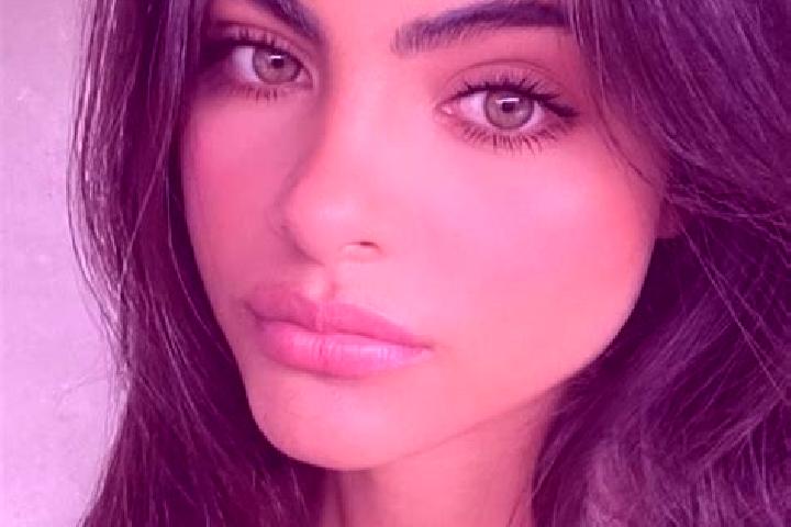 Iris, 32, a brunette dark-eyed middle eastern companion based in Conima. Offering Duos, Fetish, Girlfriend Experience. Available for incall and outcall, day ...