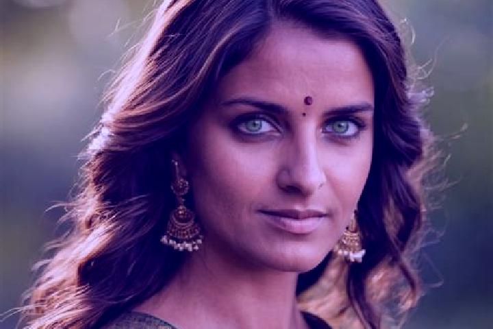 Iris, 32, a chestnut green-eyed indian companion based in Yasna Poliana. Offering Dinner Date, OWO, Overnight, Tantra. Available for incall and outcall, over...