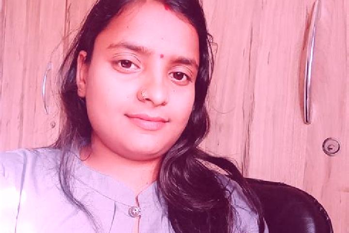 Iris, 32 — Escort in Deesa, India