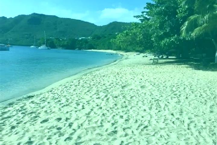 Iris, 32 — Escort in Questelles, Saint Vincent and the Grenadines