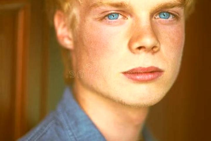 Iris, 33, a blonde blue-eyed caucasian companion based in Shianda. Offering CIM, Erotic Massage, Domination, Deep French Kissing. Available for incall and ou...