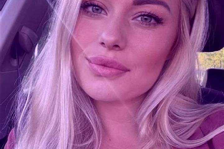 Iris, 33, a blonde hazel-eyed indian companion based in Burton in Lonsdale. Offering Couples, 69, Dinner Date. Available for incall and outcall, day and even...